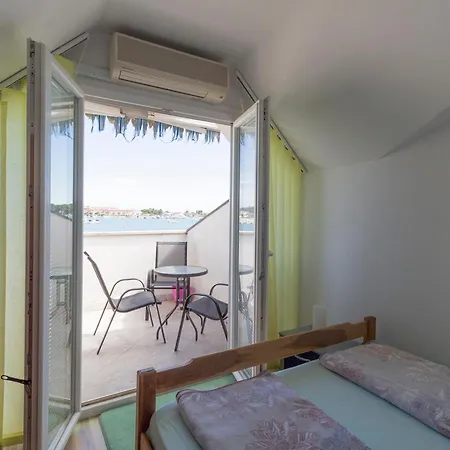 Family Apartment By The Sea Medulin Exterior photo